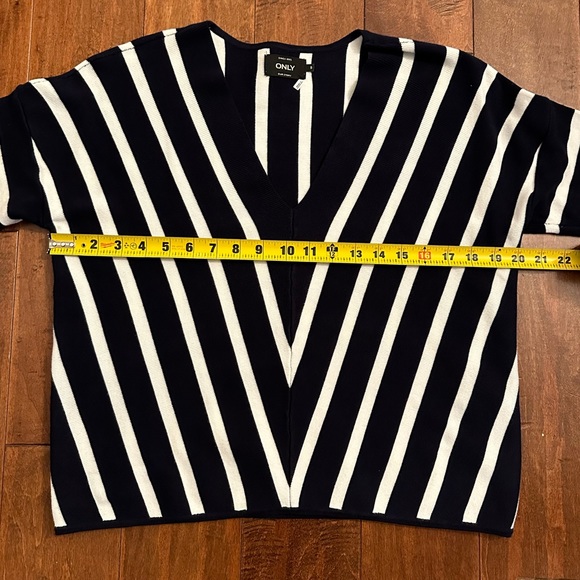 ASOS Only Navy and White V Neck Striped Sweater Sz Small - Picture 4 of 11